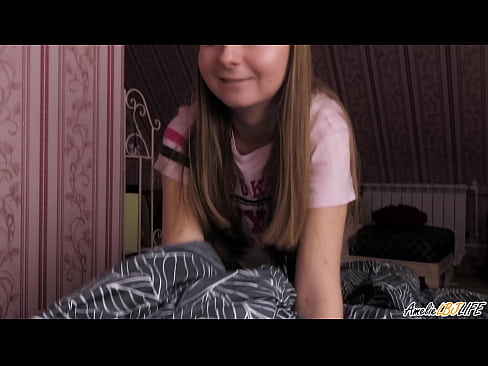 ❤️ بلونڈی نے اپنے BFF کو گہرائی سے چوس لیا اور اس کے منہ میں سہہ لیا۔ ☑  فحش میں ur.hentai-ita.ru ❤